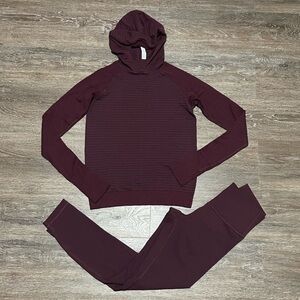 EUC Lululemon Matching Dark Adobe Set. Size 4